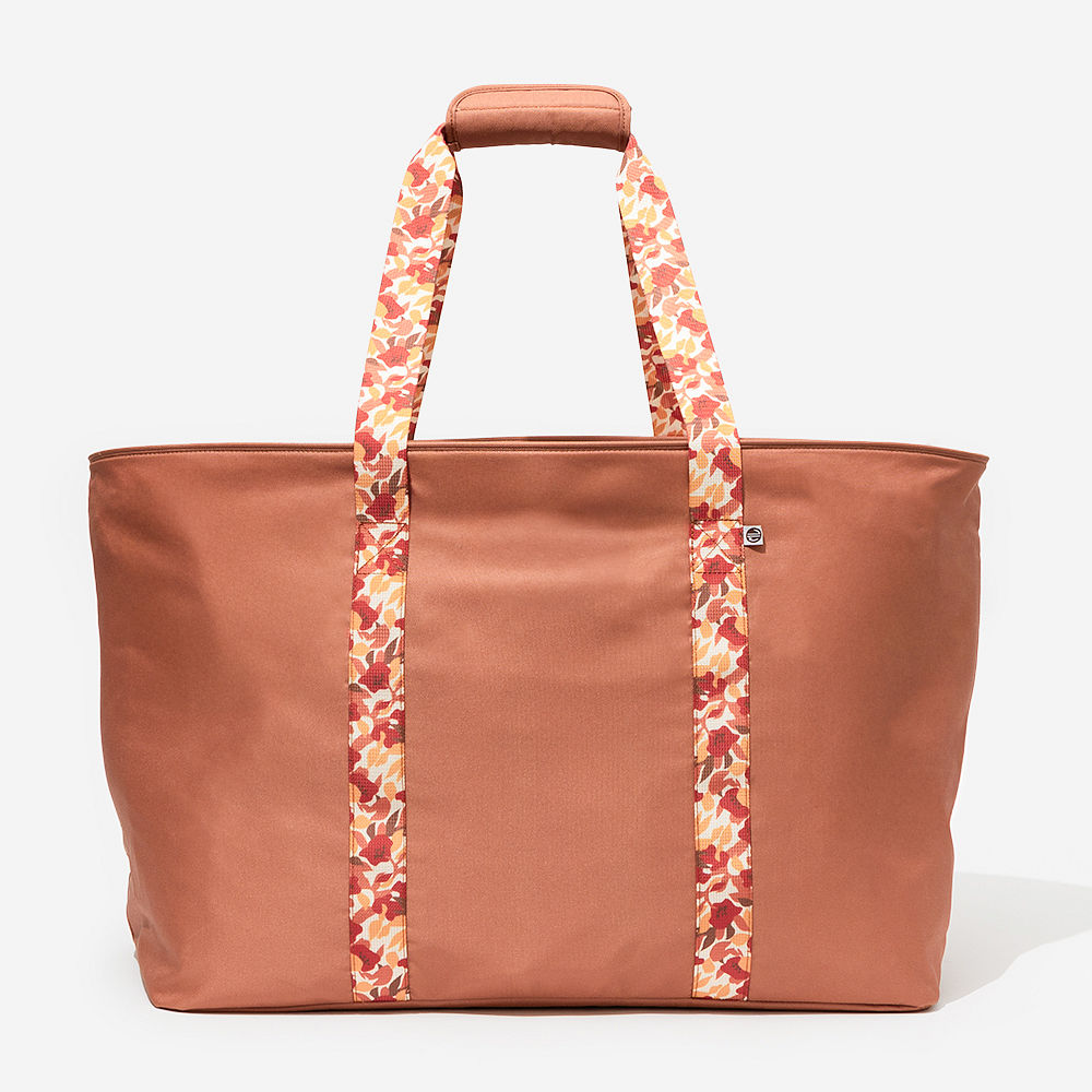 black spottie extra large tote bag in hand