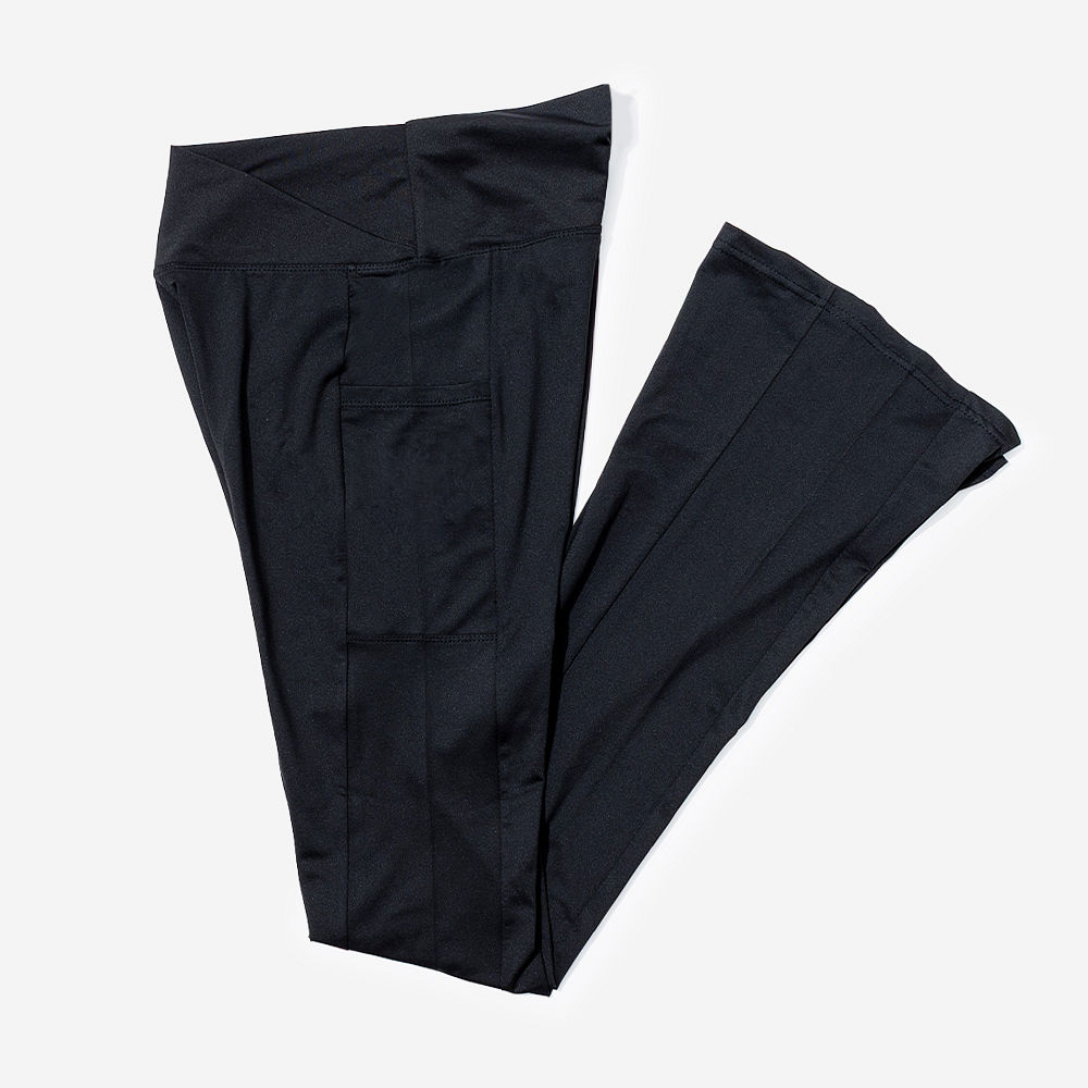 black colorblock monogrammed leggings with phone in pocket