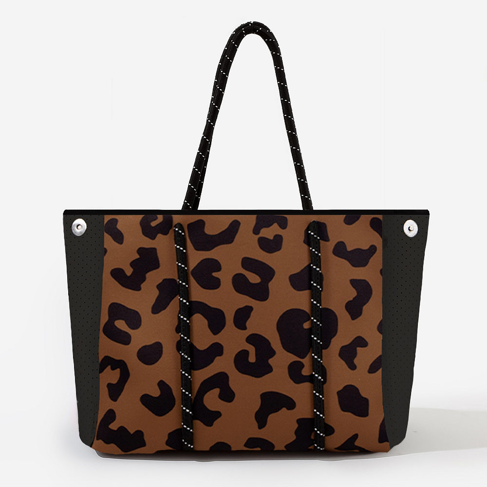 close up of magnetic closures on side