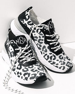 https://images.marleylilly.com/profiles/medium/catalog/navigation/01-04-leopard-sneakers-in-black-and-white-on-studio-background.jpg
