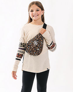 https://images.marleylilly.com/profiles/medium/catalog/navigation/kids-monogrammed-sling-pack-in-cheetah-on-girl-with-long-sleeve-shirt-.jpg