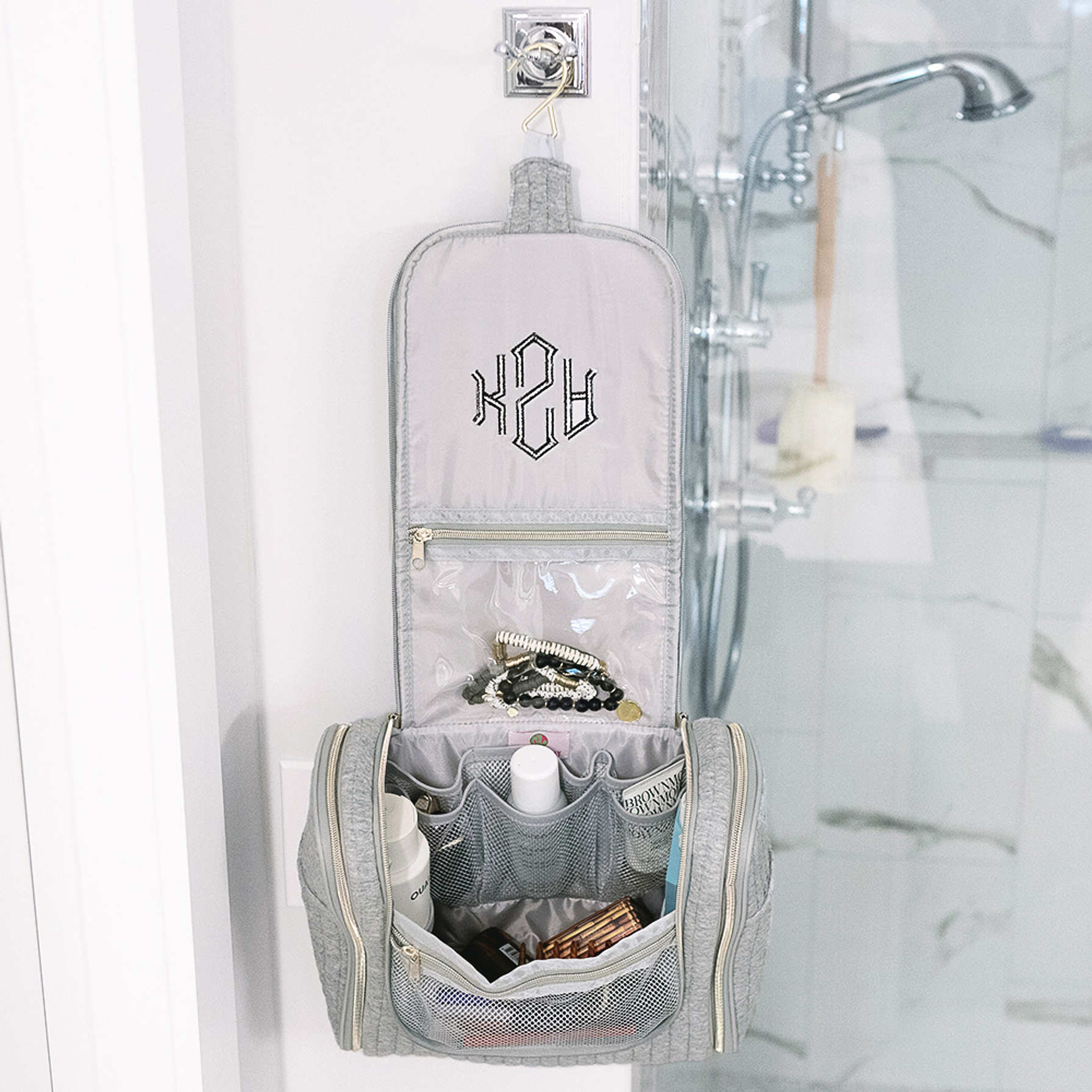 Luxe Hanging Toiletry Case-Hamptons