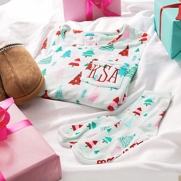 mint wonderland shirt and christmas socks