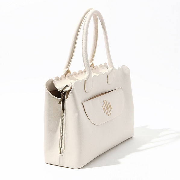 angled image of essential work tote