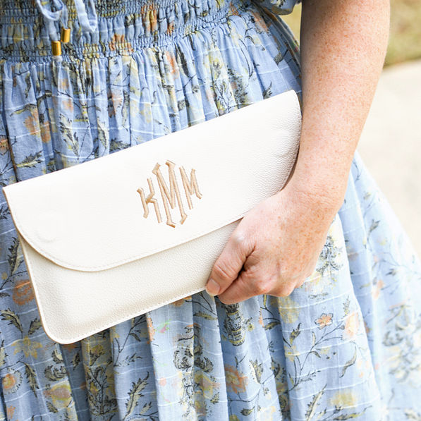 spring ootd with essential work tote clutch