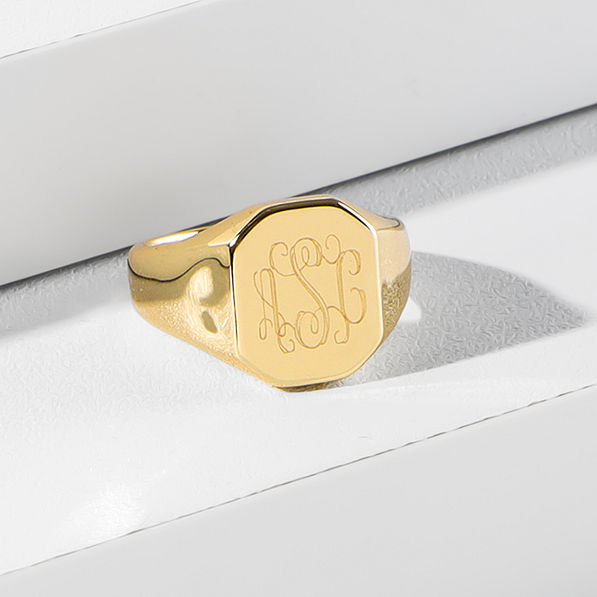 monogrammed signet ring in gold