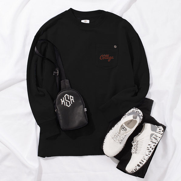 college of charleston black crewneck sweatshirt with sneaker ootd