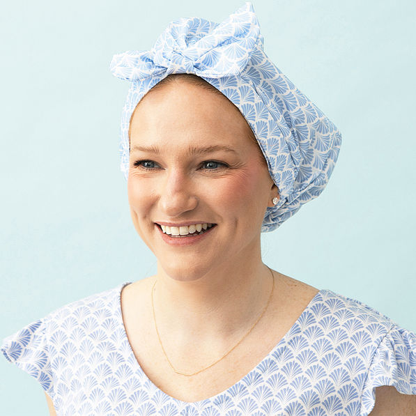 blue shells reusable shower cap on lizz