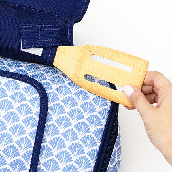 blue shells casserole carrier up close