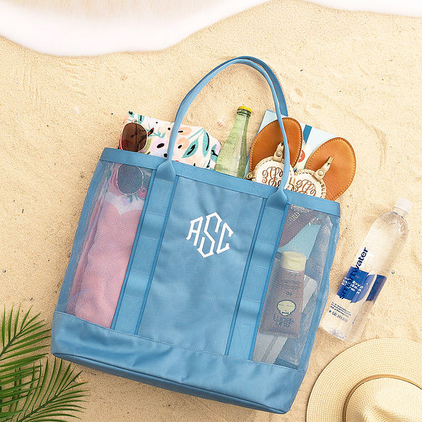 Structured Mesh Tote spill flatlay