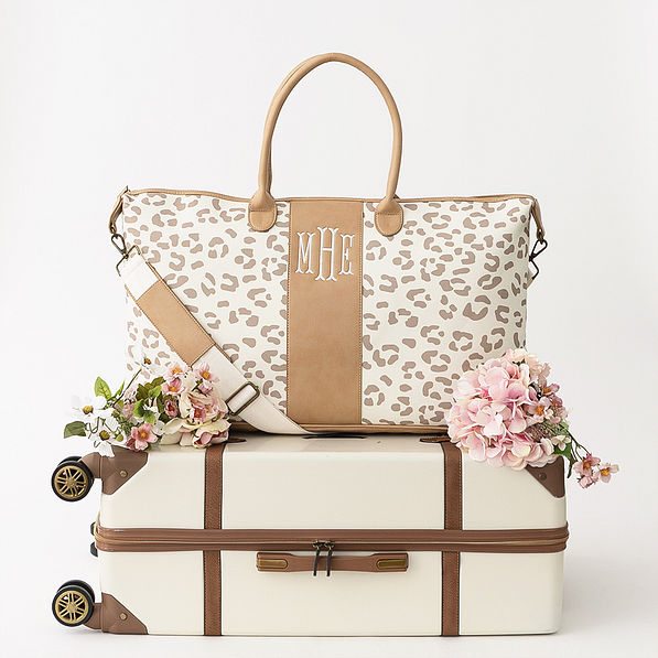 Leopard weekender in neutral leopard with flowers