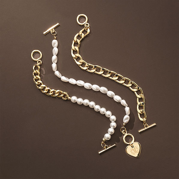 Chainlink Pearl Bracelet Stack on brown