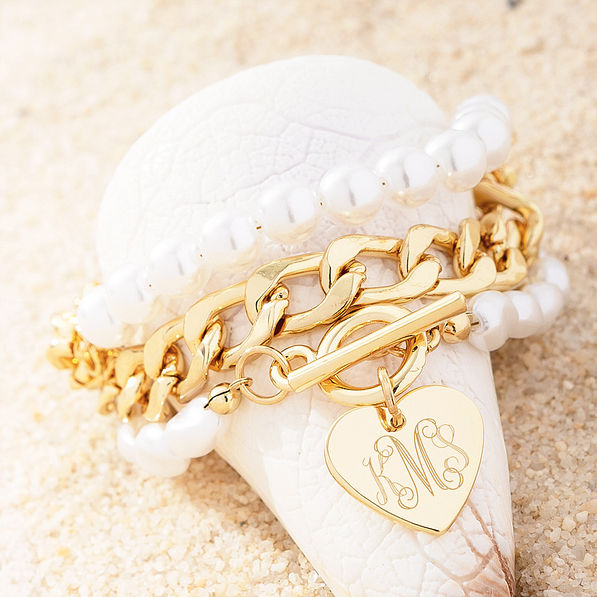 Chainlink Pearl Bracelet Stack on sand