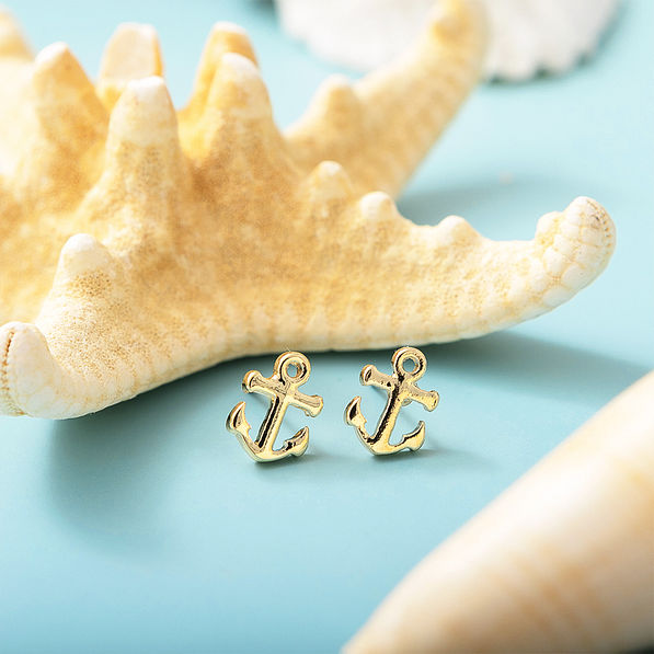 anchor earrings with shells