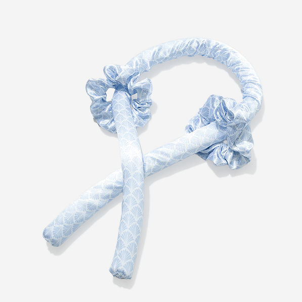 Heatless Curls Set in Blue Shells