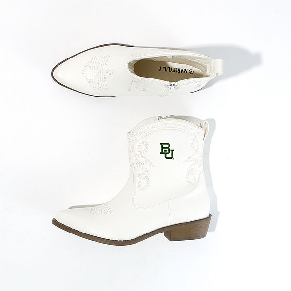 Baylor boots laying flat