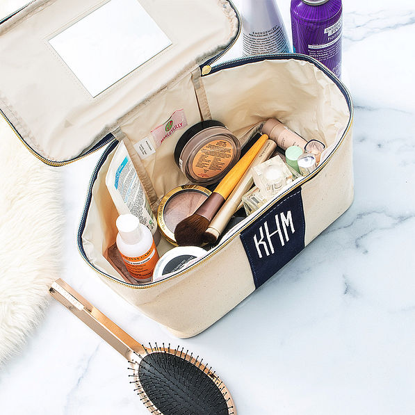 Inside of Essential Train Case