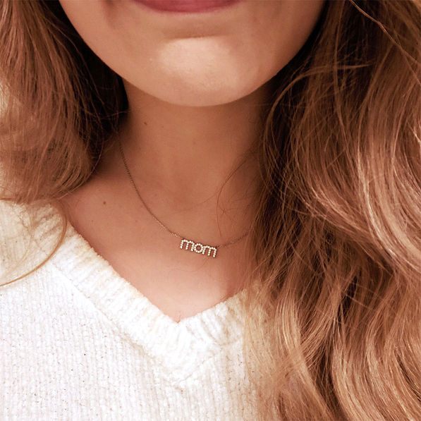 mom necklace selfie