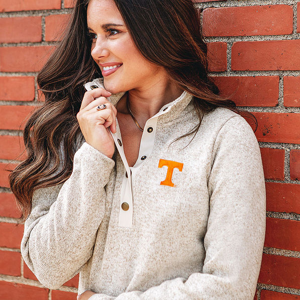 close up of tennessee heathered pullover tunic