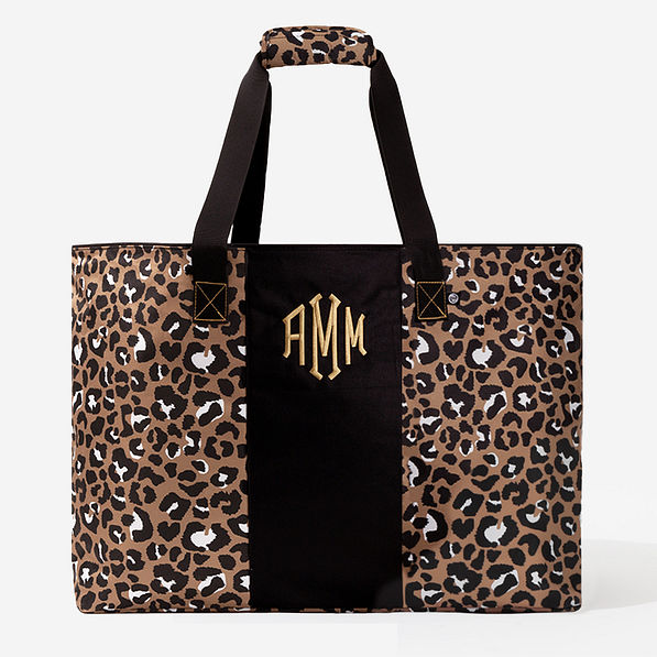 https://images.marleylilly.com/profiles/ml-product-detail/product/40450/PWI-monogrammed-extra-large-tote-cheetah-updated.jpg