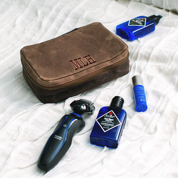 shave kit with shave accessories