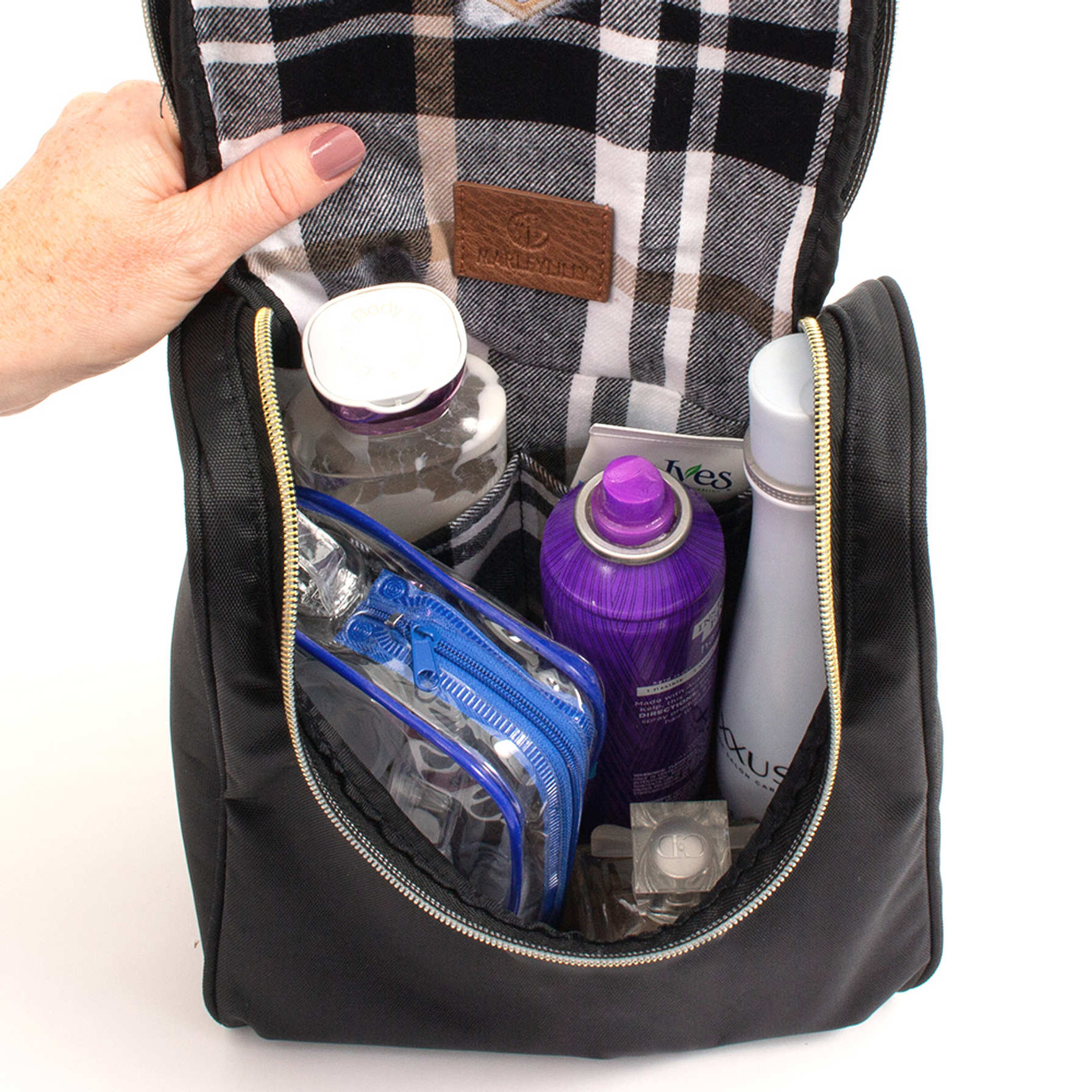 hanging toiletry bag black