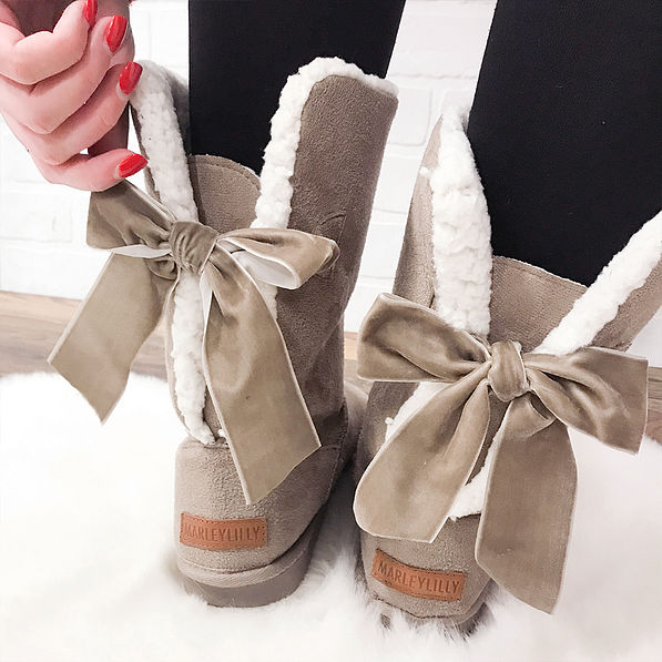 sherpa booties with bow in the back