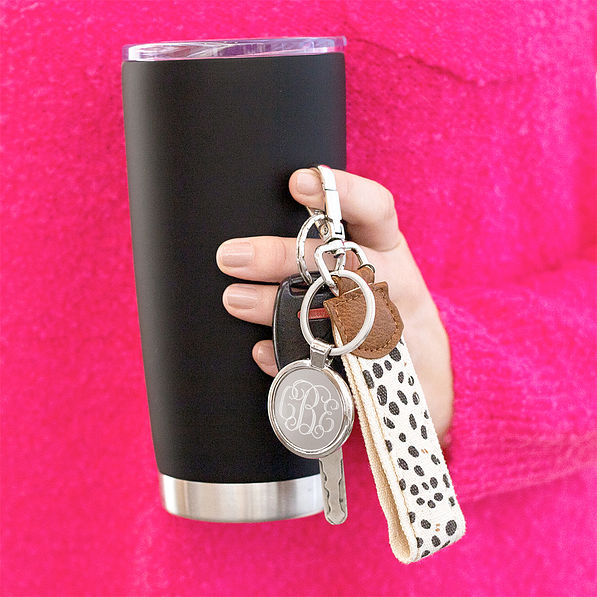 https://images.marleylilly.com/profiles/ml-product-detail/product/47660/Le3-spring-leopard-key-fob-with-black-tumbler.jpg