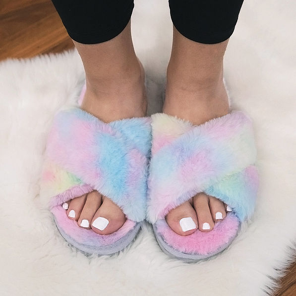 Fluffy tie dye discount slippers