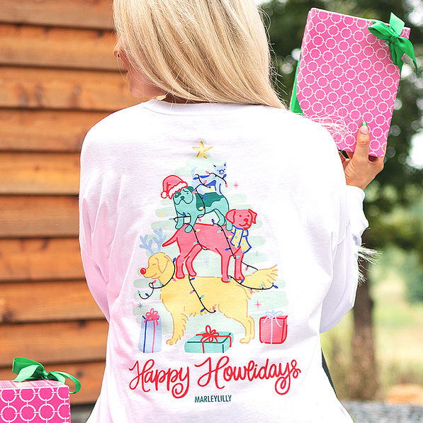 graphic t-shirt with puppy dog christmas tree