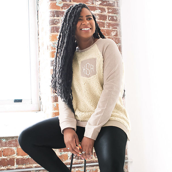 Raglan Sweatshirt Sherpa outfit with faux leather leggings