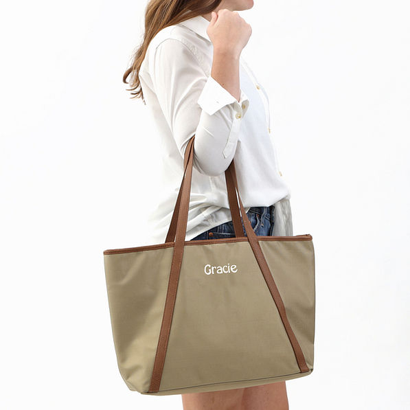 nylong tote bag with summer shorts vibes
