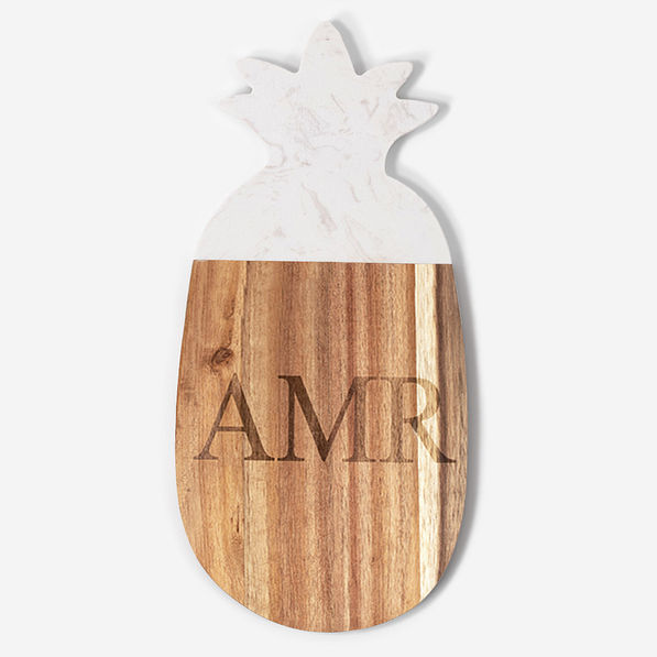 https://images.marleylilly.com/profiles/ml-product-detail/product/89083/ZD0-monogrammed-pineapple-cutting-board-shadow.jpg