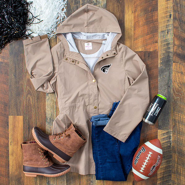 Anderson Raincoat in Khaki with wood background