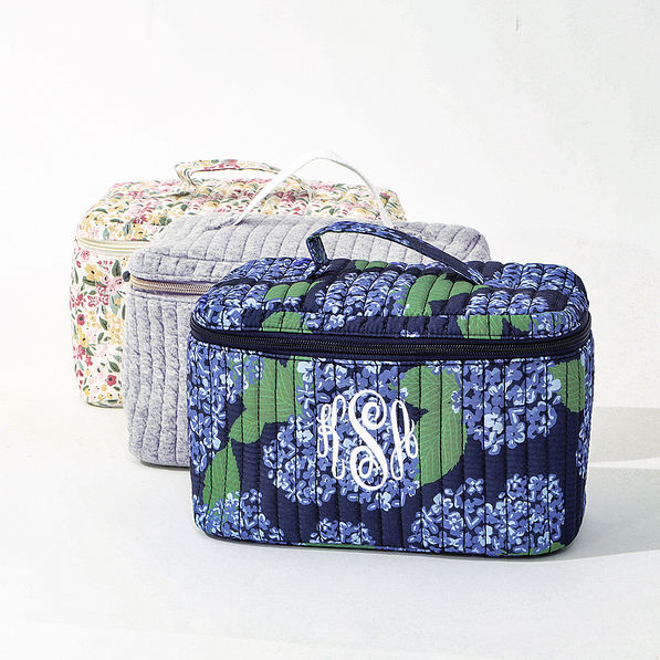 Classic Train Case - Pearl Quilted