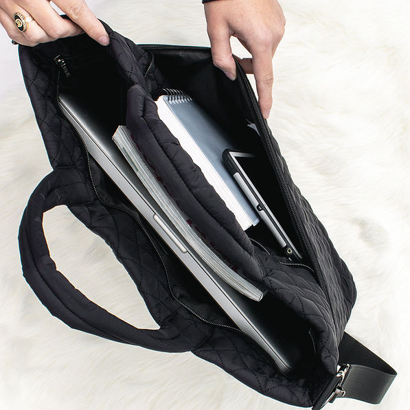 inside of quilted laptop bag