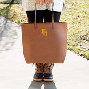 baylor basic tote holding with duck boots