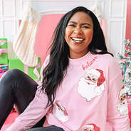 christmas sweatshirt on mia