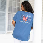 back of light navy t shirt on julia