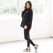 black popover on peyton in studio