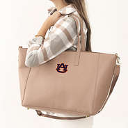 auburn tote on shoulder