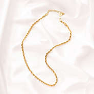 close up gold twisted rope necklace