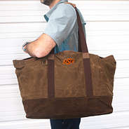 extra large tote bag on shoulder