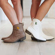 Baylor boots in white and brown