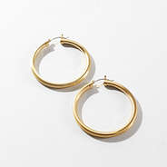 Hoop Earrings in gold