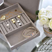 removable compartment in large jewelry box