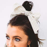 seersucker scrunchie bow close up