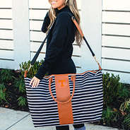 tennessee weekender bag on shoulder