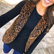 faux fur tiger print vest selfie