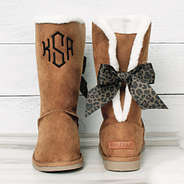 front and back of leopard sherpa tie booties
